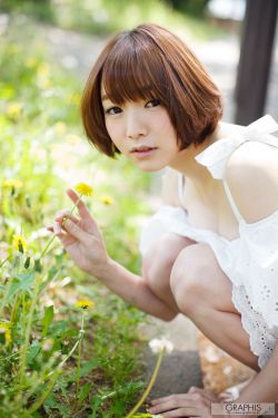 什么都没有穿的美女